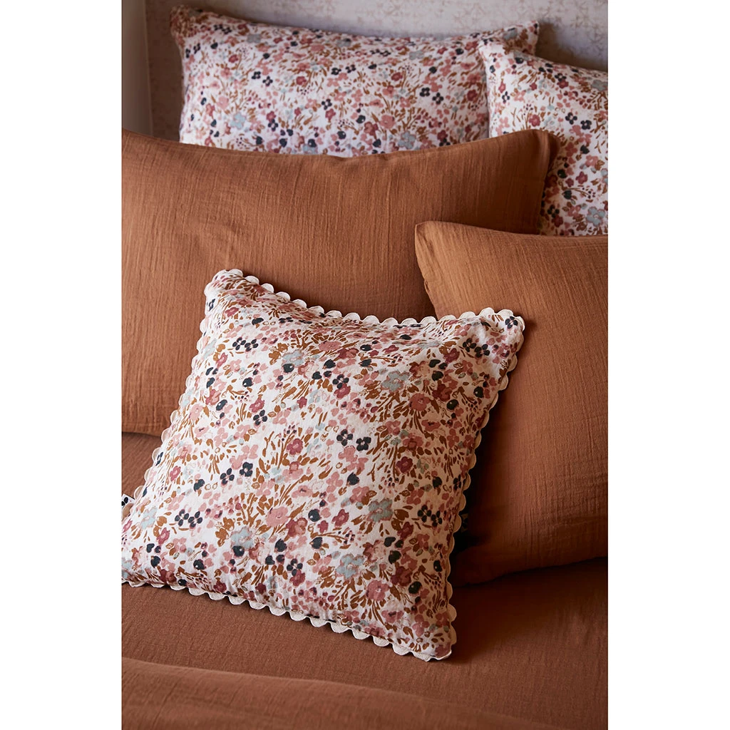 Coussin Déhoussable Avec Croquet En Gaze De Coton Imprimée Pampa 40x40cm - Capucine 5 Coussin Déhoussable Avec Croquet En Gaze De Coton Imprimée Pampa 40x40cm - Capucine – Image 3